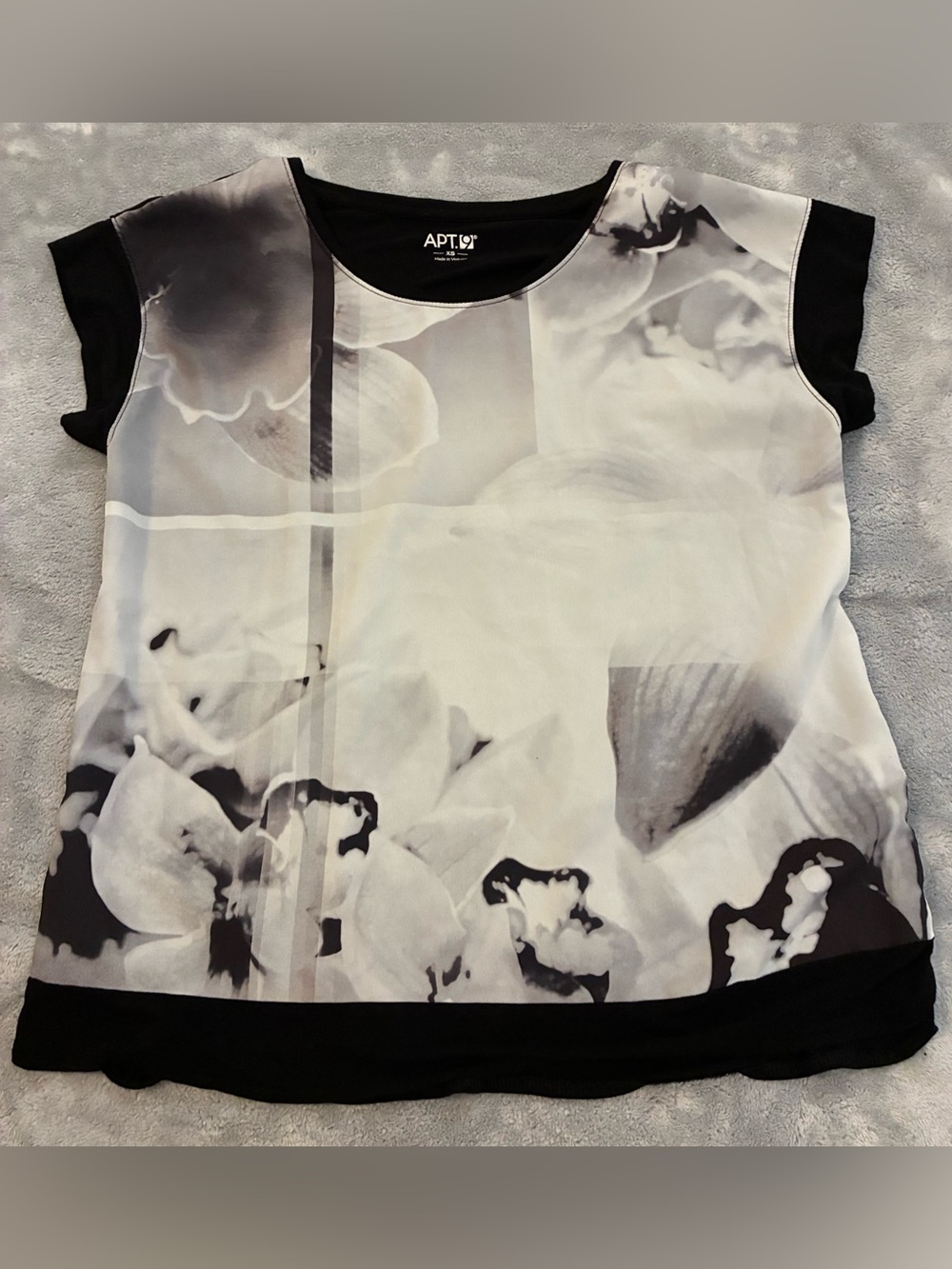 Women’s Apt. 9 Black and White Floral Print Cap Sleeve Top Size X-Small
